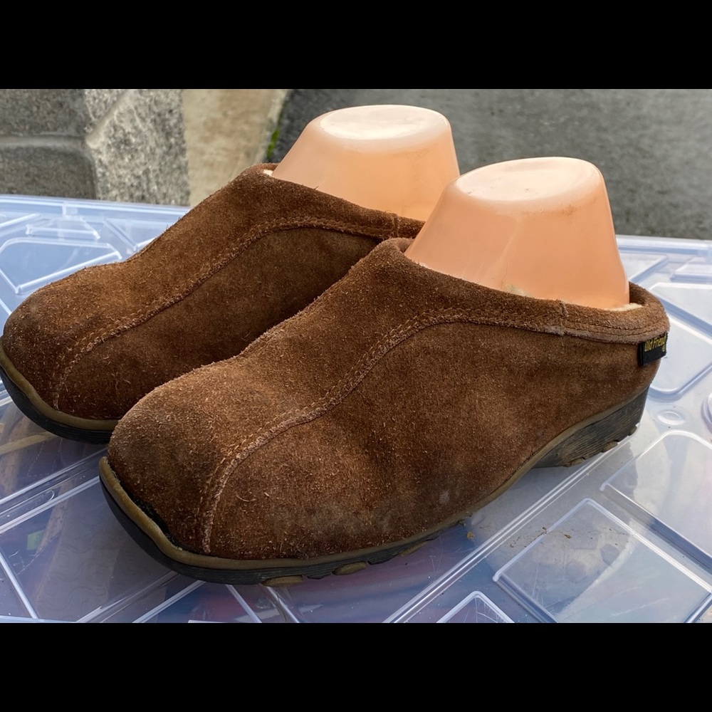 Old Friend Women's Sheepskin Slip on Slipper SZ. 6
